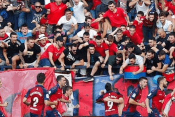 fans-dalam-sepak-bola