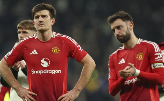 mu-gila-gilaan-membeli-pemain-akankah-hujan-trofi-musim-ini