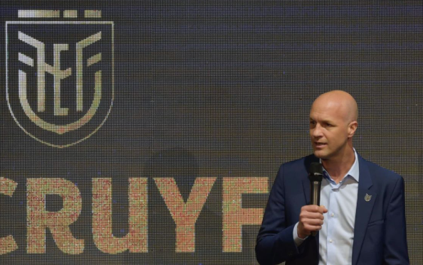 erick-thohir-pertahankan-jordi-cruyff-di-pssi-timnas