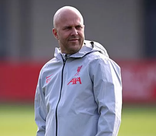 arne-slot-buat-keputusan-blunder-yang-buat-liverpool-kalah