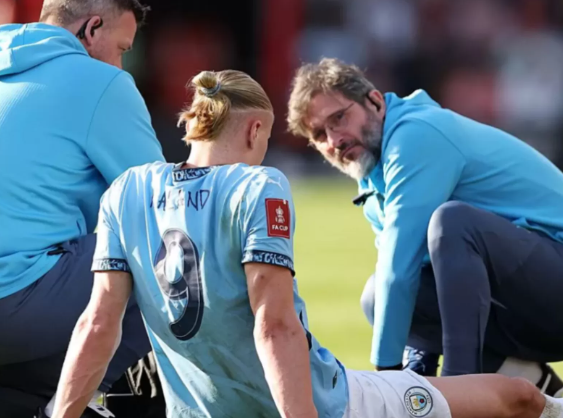 erling-haaland-mengalami-cedera-di-waktu-yang-salah