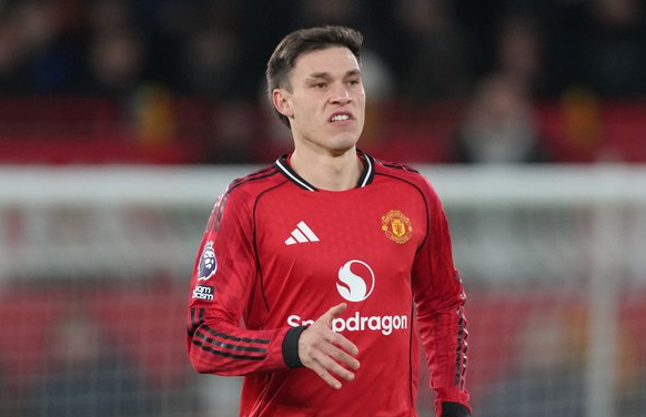 Gelandang Ini Akan Segera Meninggalkan MU