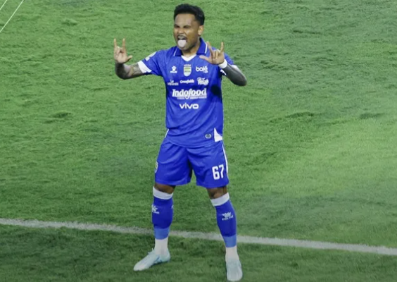 Persib Tetap Kokoh Puncak Klasemen Usai Pekan 20